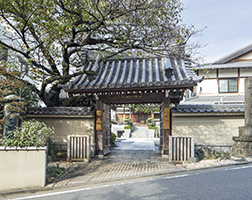 円乗院 山門